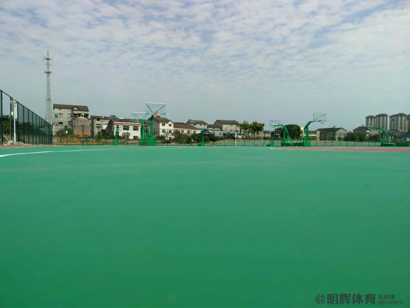 亚东硬地丙烯酸球场的优缺点